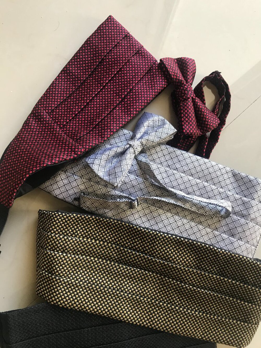 Cummerbund. Set of Four. & Two Bowties. One price. NEW